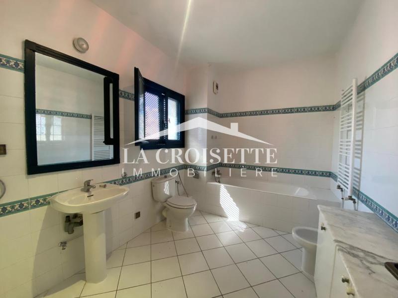 La Marsa&nbsp;Gammart&nbsp;Location&nbsp;Appart. 4 pi�ces&nbsp;Appartement s3 avec jardin � gammarth mal2251