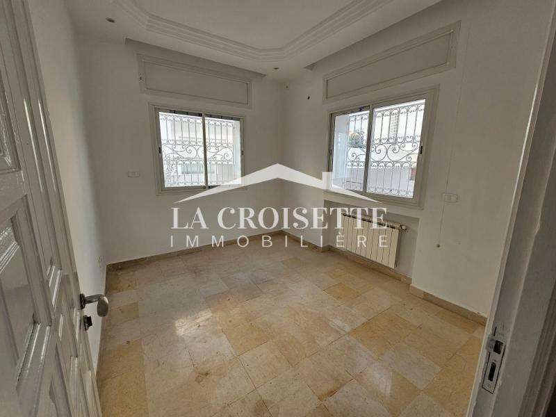 La Marsa&nbsp;Berge Du Lac&nbsp;Bureaux & Commerces&nbsp;Bureau&nbsp;Duplex s5 � usage bureautique au lac2 zbl0527