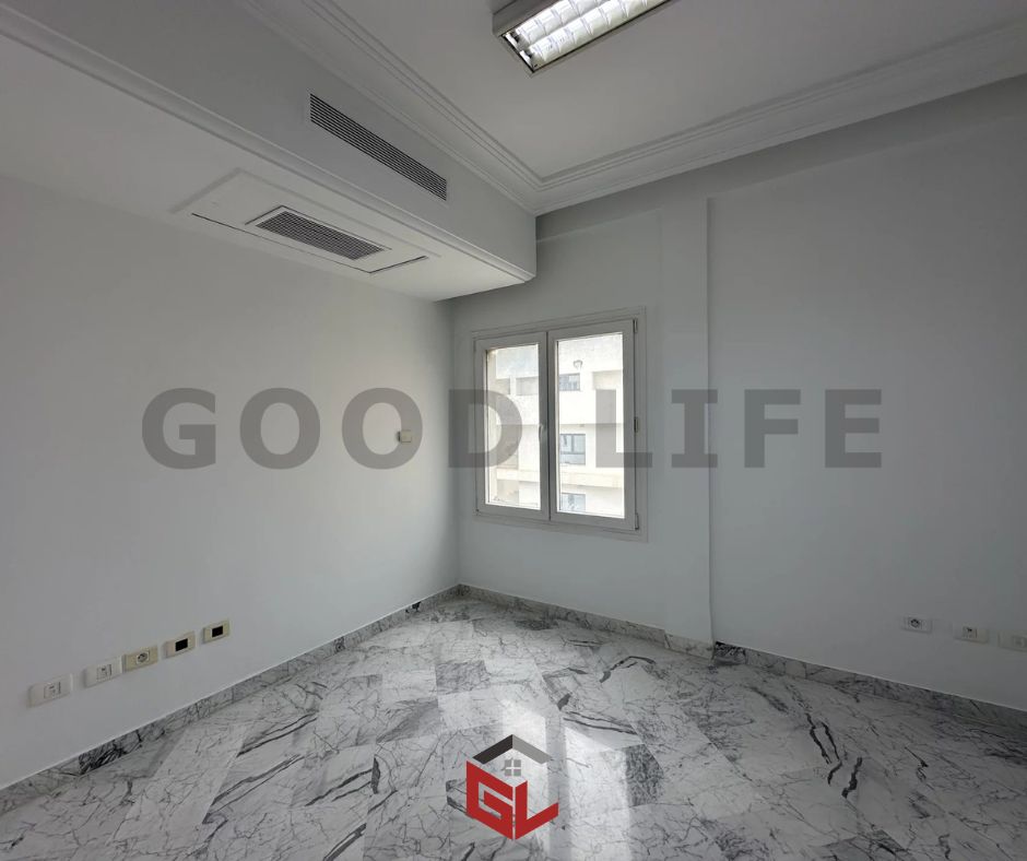 Cite El Khadra&nbsp;Zone urbaine nord&nbsp;Bureaux & Commerces&nbsp;Bureau&nbsp;Bureau h4 au centre urbain nord