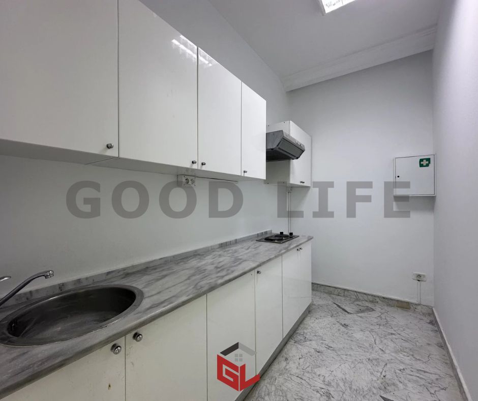 Cite El Khadra&nbsp;Zone urbaine nord&nbsp;Bureaux & Commerces&nbsp;Bureau&nbsp;Bureau h4 au centre urbain nord