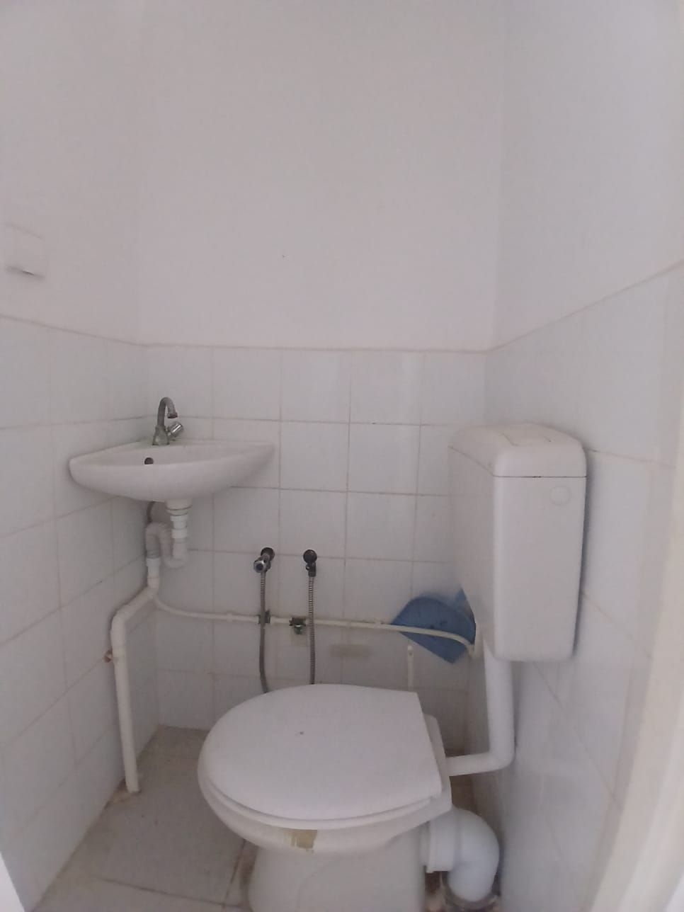 Ain Zaghouan&nbsp;Ain Zaghouan&nbsp;Bureaux & Commerces&nbsp;Bureau&nbsp;Un bureau 4 pi�ces � ain zaghouan