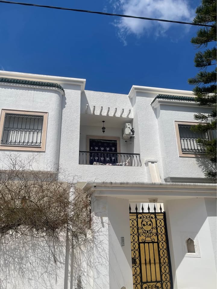 La Soukra&nbsp;Mosque Erraoudha&nbsp;Location&nbsp;Appart. 4 pi�ces&nbsp;�tage de villa soukra