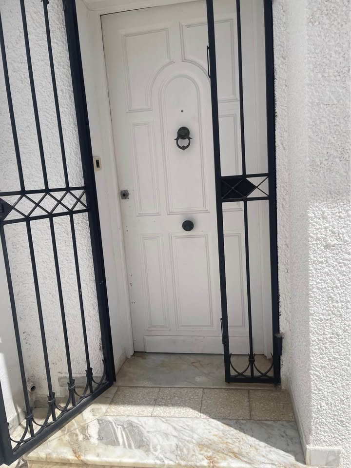 La Soukra&nbsp;Mosque Erraoudha&nbsp;Location&nbsp;Appart. 4 pi�ces&nbsp;�tage de villa soukra