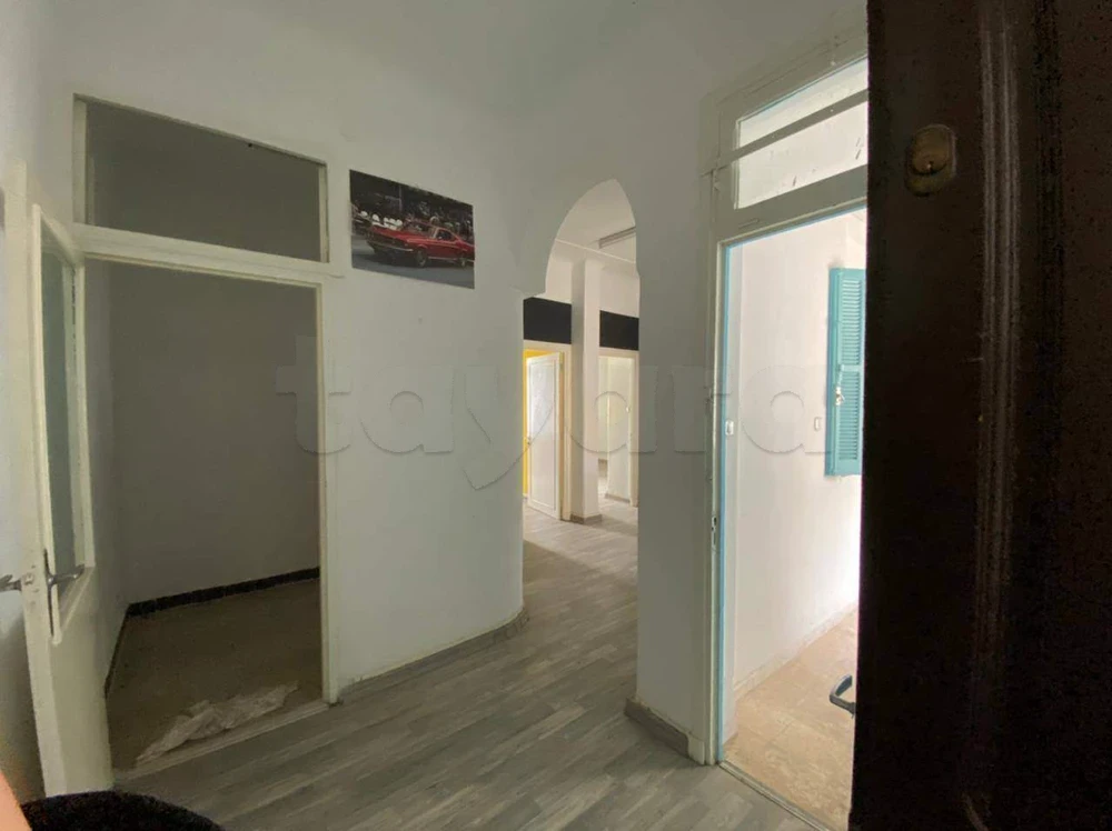 El Menzah&nbsp;Tunis Belvedere&nbsp;Bureaux & Commerces&nbsp;Bureau&nbsp;Un bureau s3 � usage bureautique ou administratif