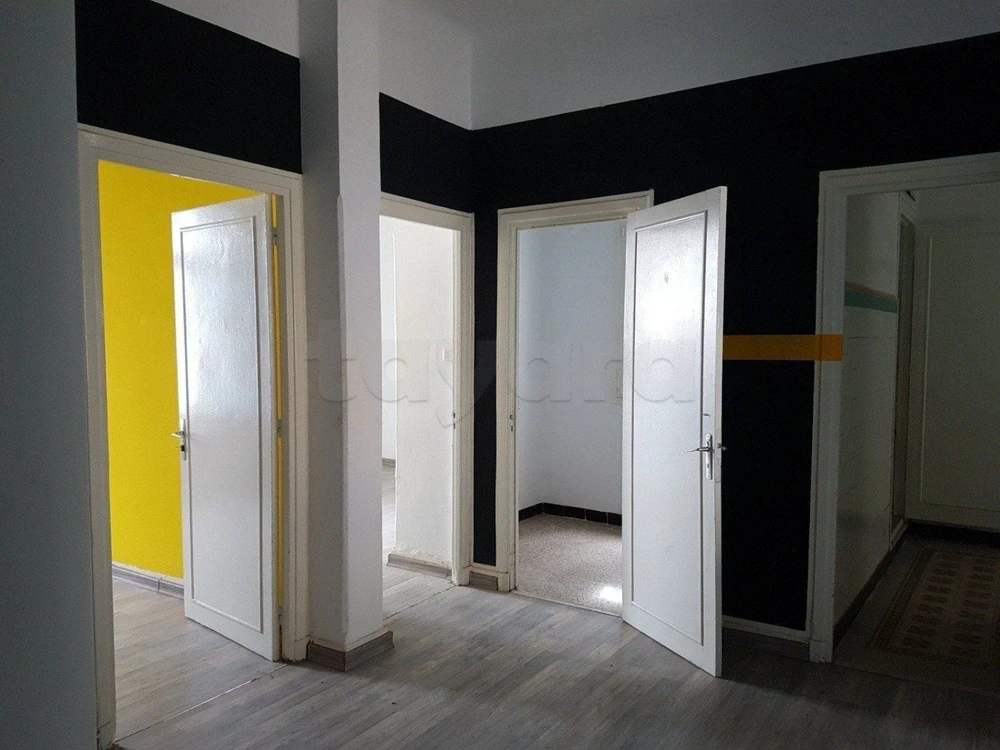 El Menzah&nbsp;Tunis Belvedere&nbsp;Bureaux & Commerces&nbsp;Bureau&nbsp;Un bureau s3 � usage bureautique ou administratif