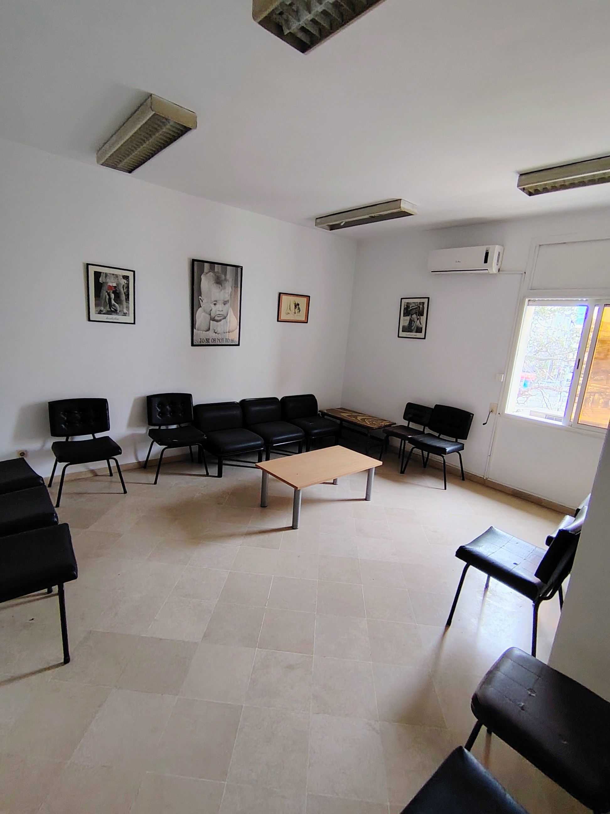 Bab Bhar&nbsp;Bab Bhar&nbsp;Location&nbsp;Appart. 3 pi�ces&nbsp;Bureau haut standing avec parking