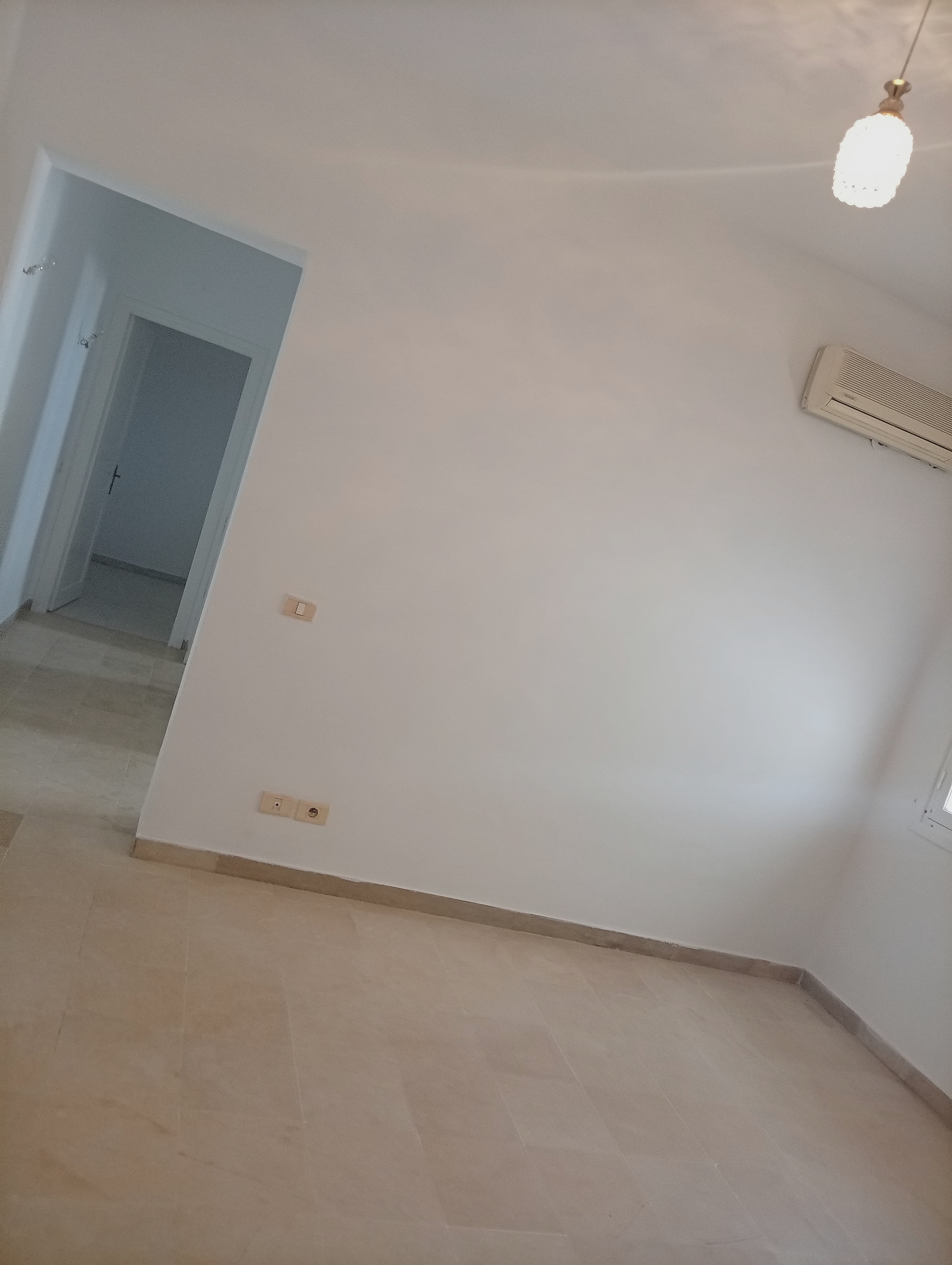 Ariana Ville&nbsp;Cite Ennasr 2&nbsp;Location&nbsp;Appart. 2 pi�ces&nbsp;S1 vide 750 dt par mois