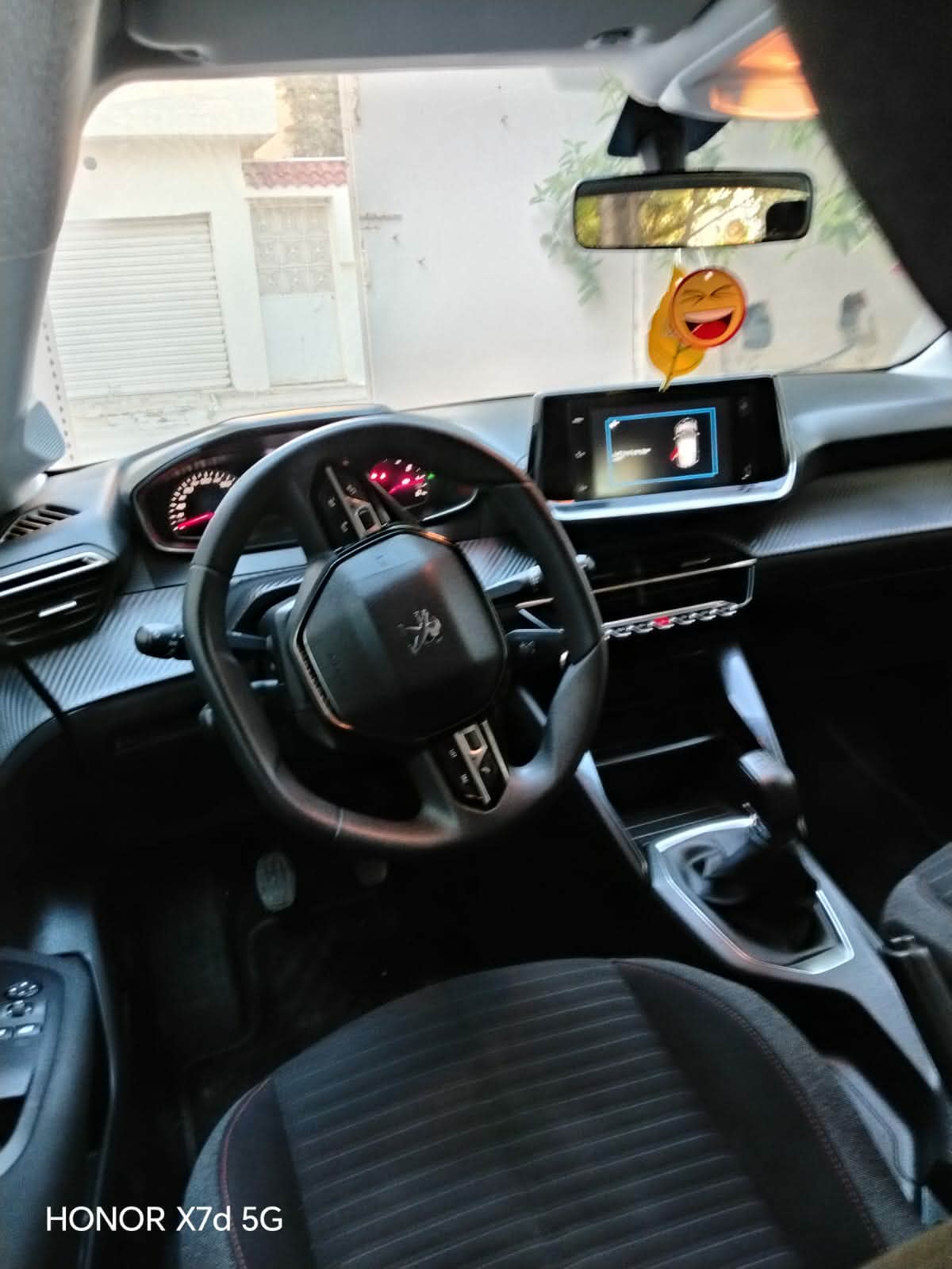 Bab Souika&nbsp;Bab El Khadra&nbsp;Peugeot&nbsp;208&nbsp;Belle peugeot 208 noir premi�re main