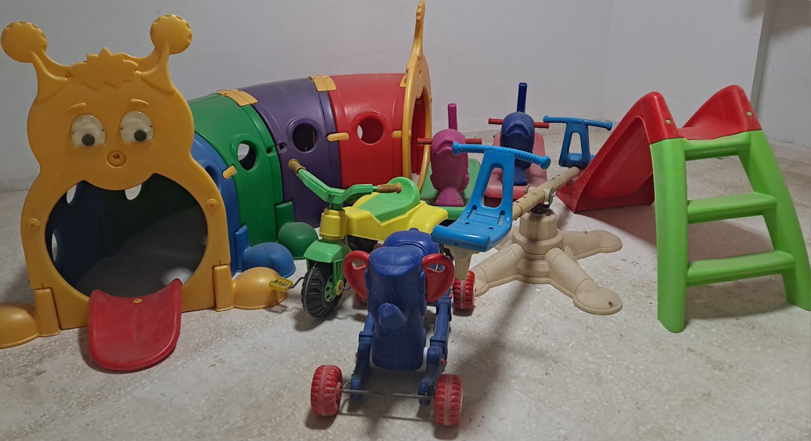 La Goulette&nbsp;La Goulette&nbsp;Autre&nbsp;Autre&nbsp;Mat�rielle �quipements jardin d'enfants
