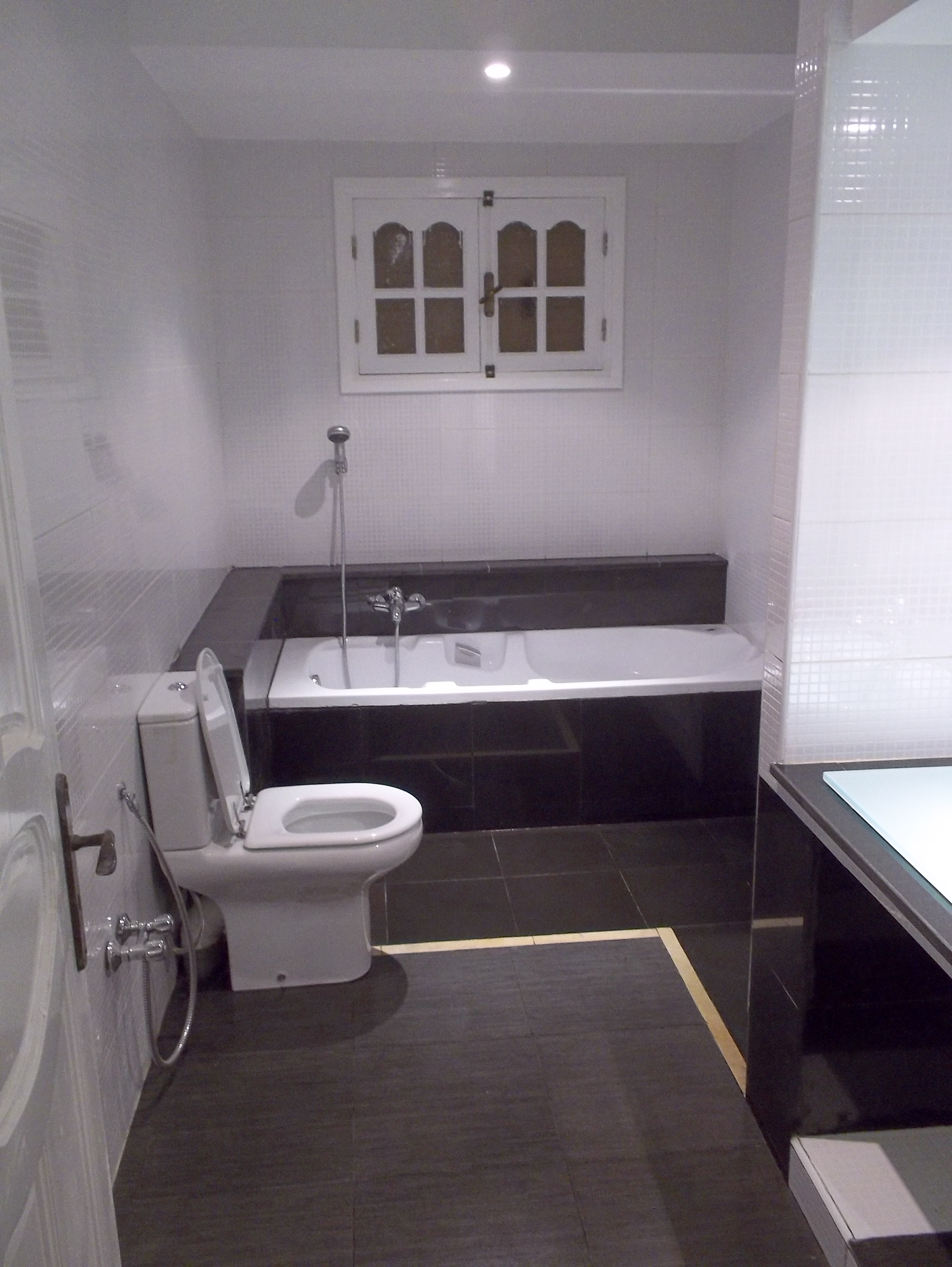 Raoued&nbsp;Cite Ennkhilet&nbsp;Location&nbsp;Appart. 4 pi�ces&nbsp;Etage de villa s 4