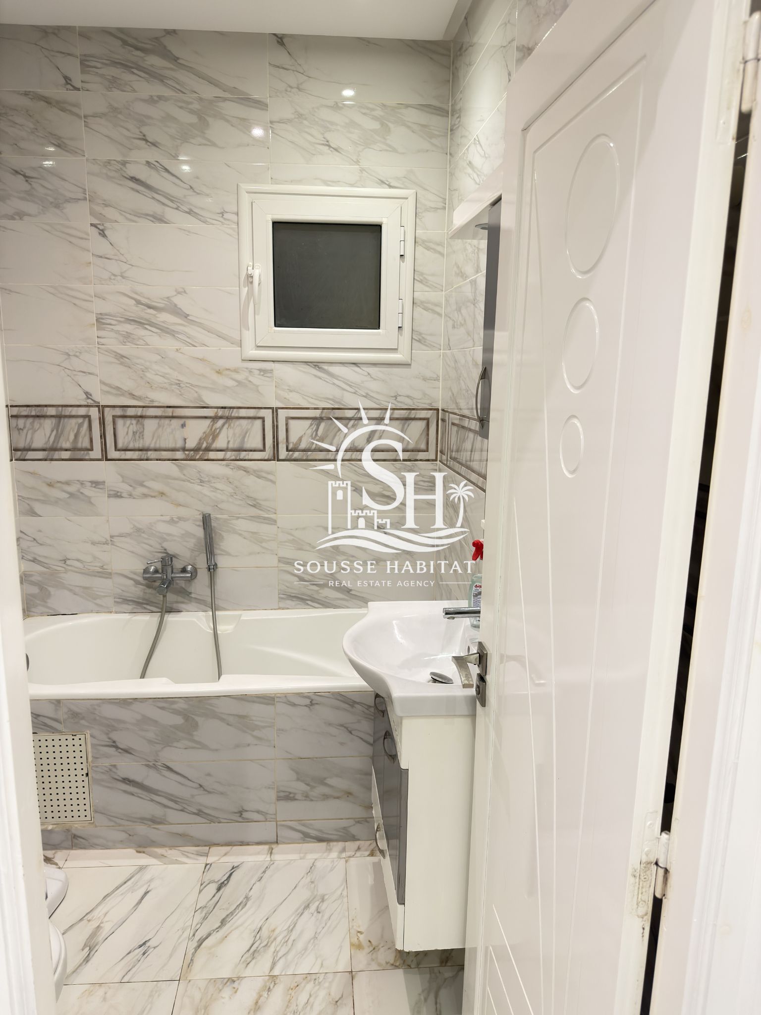 Sousse Jaouhara&nbsp;Sahloul&nbsp;Location&nbsp;Appart. 2 pi�ces&nbsp;S2 san meule haut de gamme