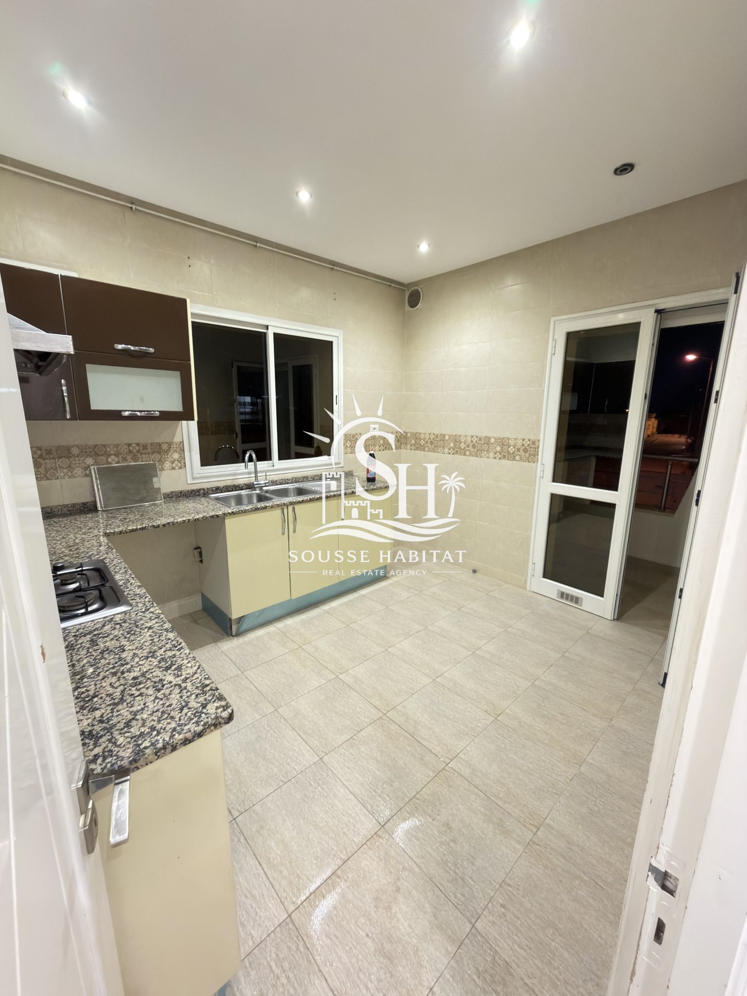 Sousse Jaouhara&nbsp;Sahloul&nbsp;Location&nbsp;Appart. 2 pi�ces&nbsp;S2 san meule haut de gamme