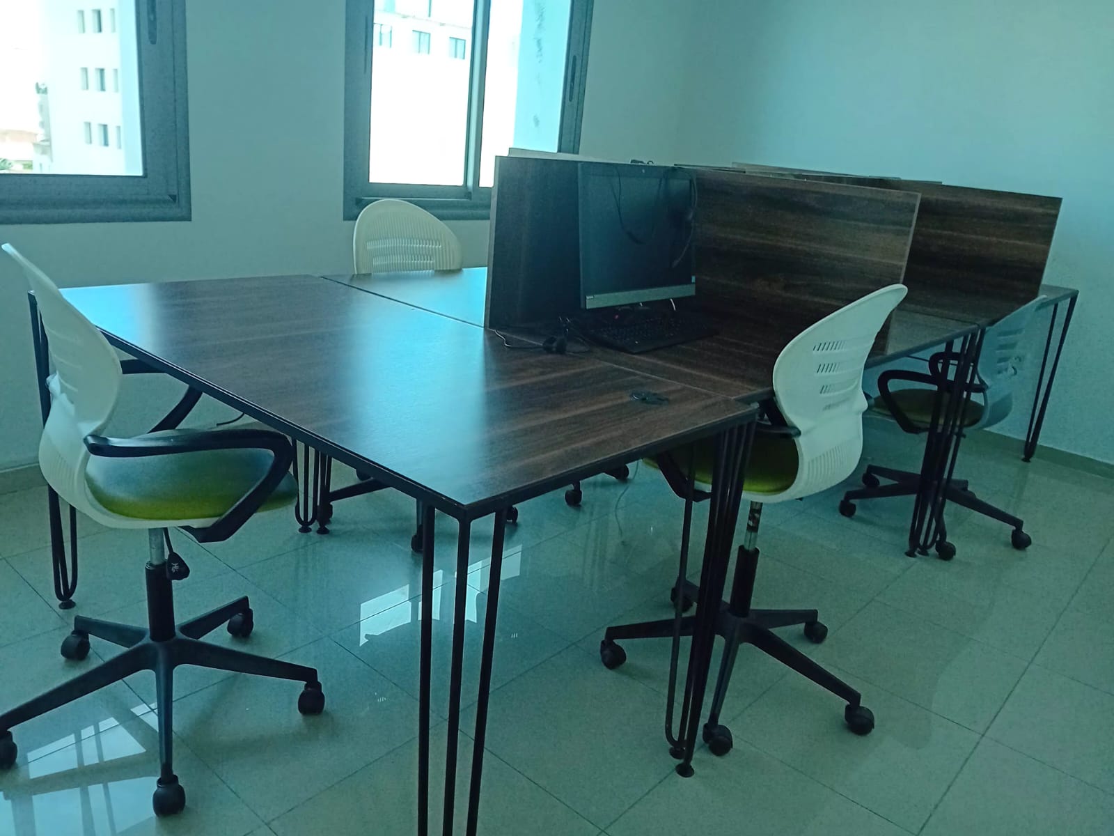 Bab Bhar&nbsp;Montplaisir&nbsp;Meubles de bureau&nbsp;Bureaux - Tables&nbsp;Rosace 8 positions et bureau superviseur