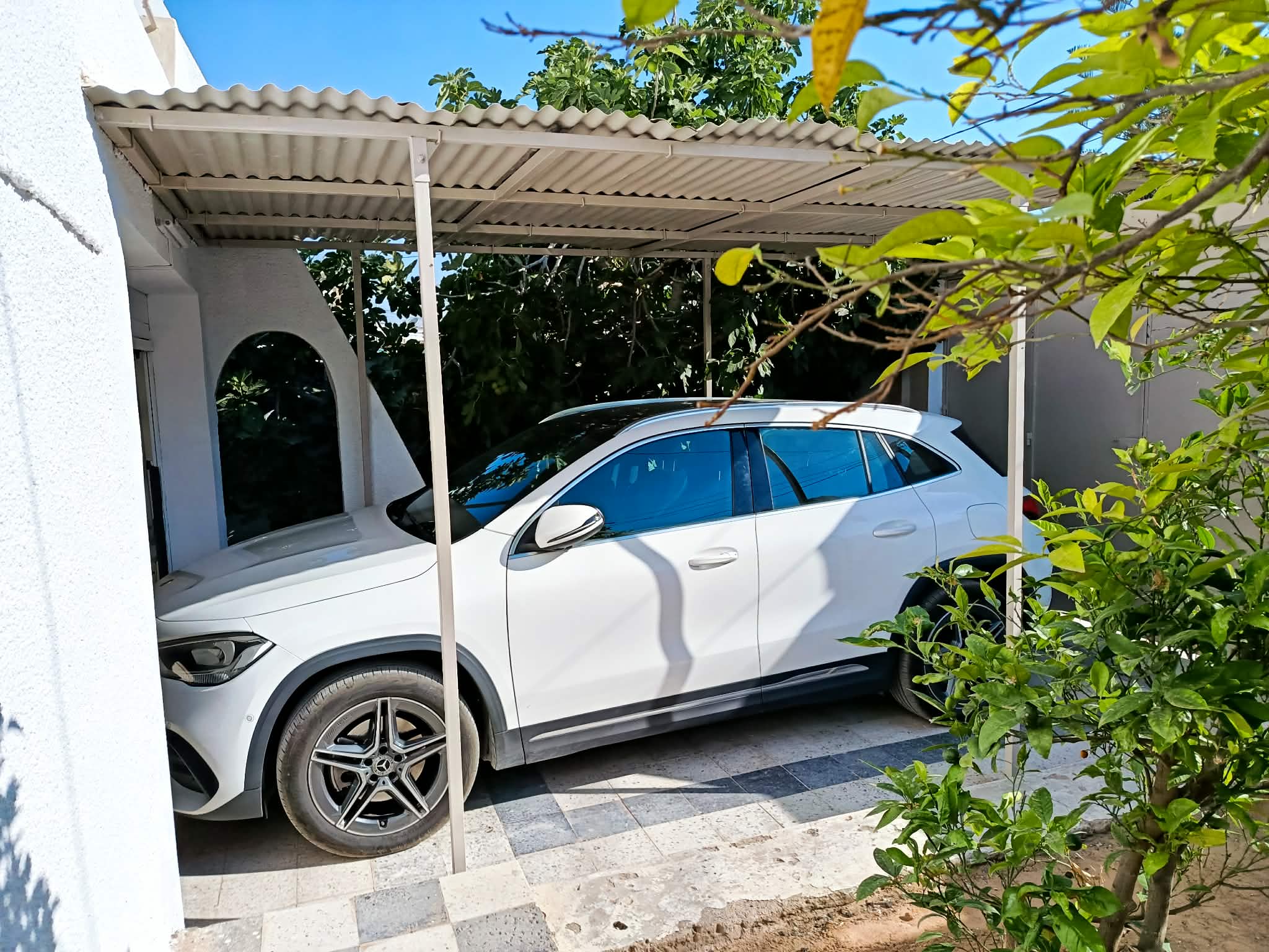 Sfax Est&nbsp;Cite El Habib&nbsp;Location&nbsp;Maisons&nbsp;Villa avec garage et jardin  residence familiale