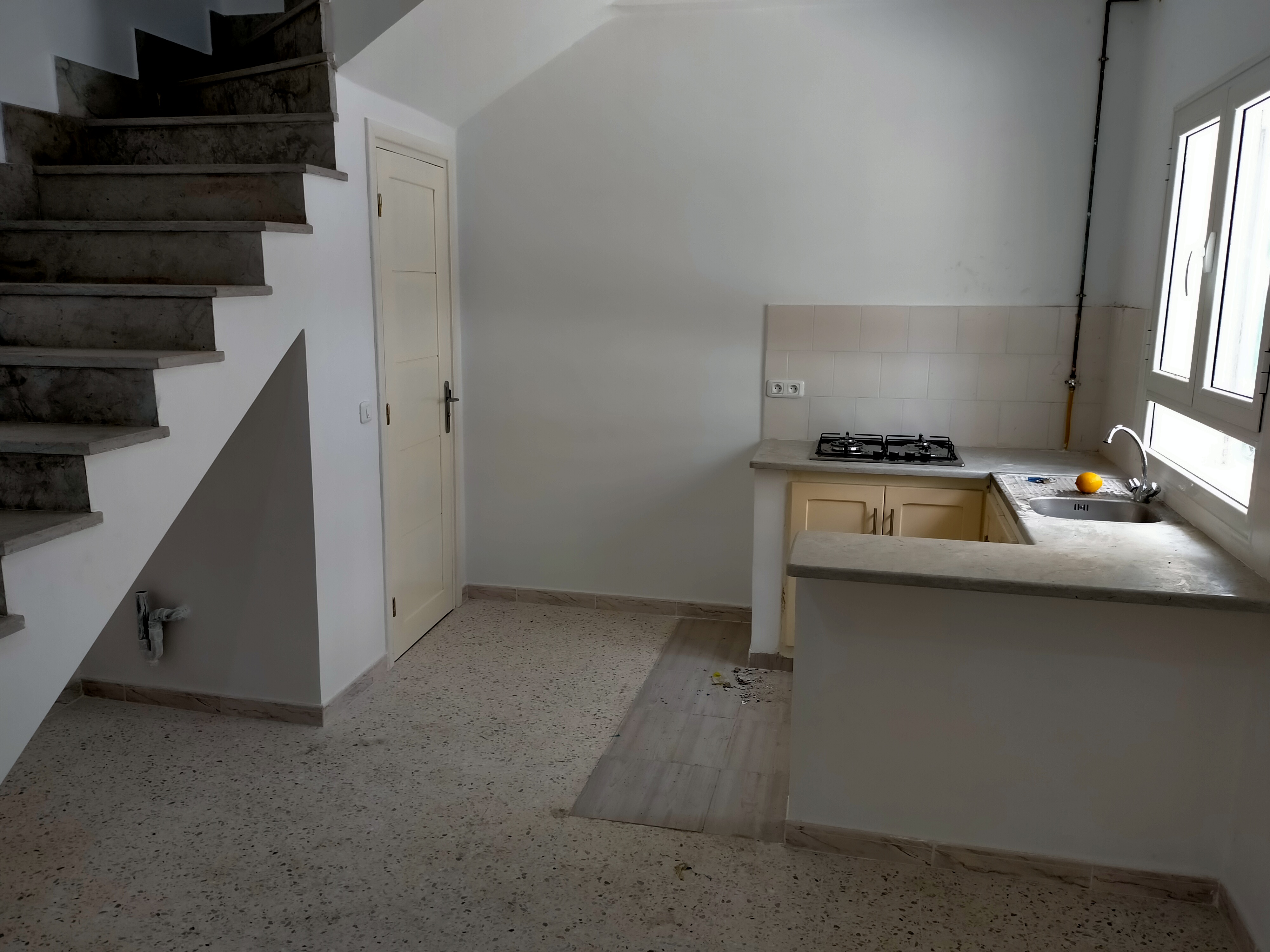 Ariana Ville&nbsp;Ariana&nbsp;Location&nbsp;Appart. 2 pi�ces&nbsp;Duplex au centre de ariana