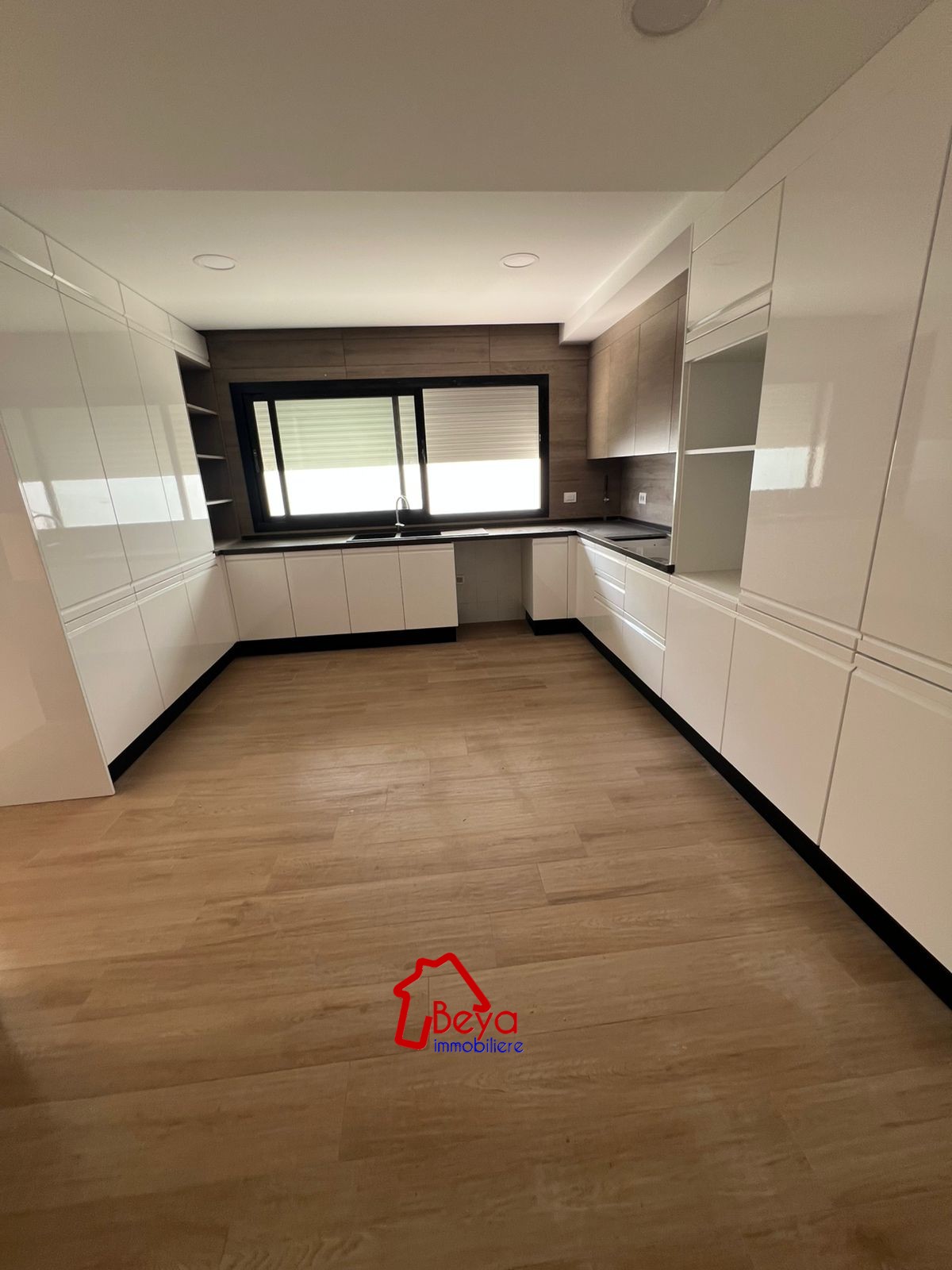 Ariana Ville&nbsp;Cite Ennasr 2&nbsp;Vente&nbsp;Maisons&nbsp;Villa molka  vvm091