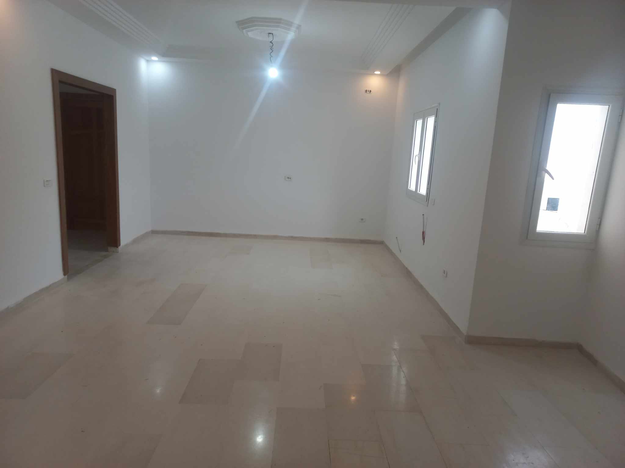 La Marsa&nbsp;El Aouina&nbsp;Location&nbsp;Appart. 3 pi�ces&nbsp;Spacieux s3 au rue du parc soukra