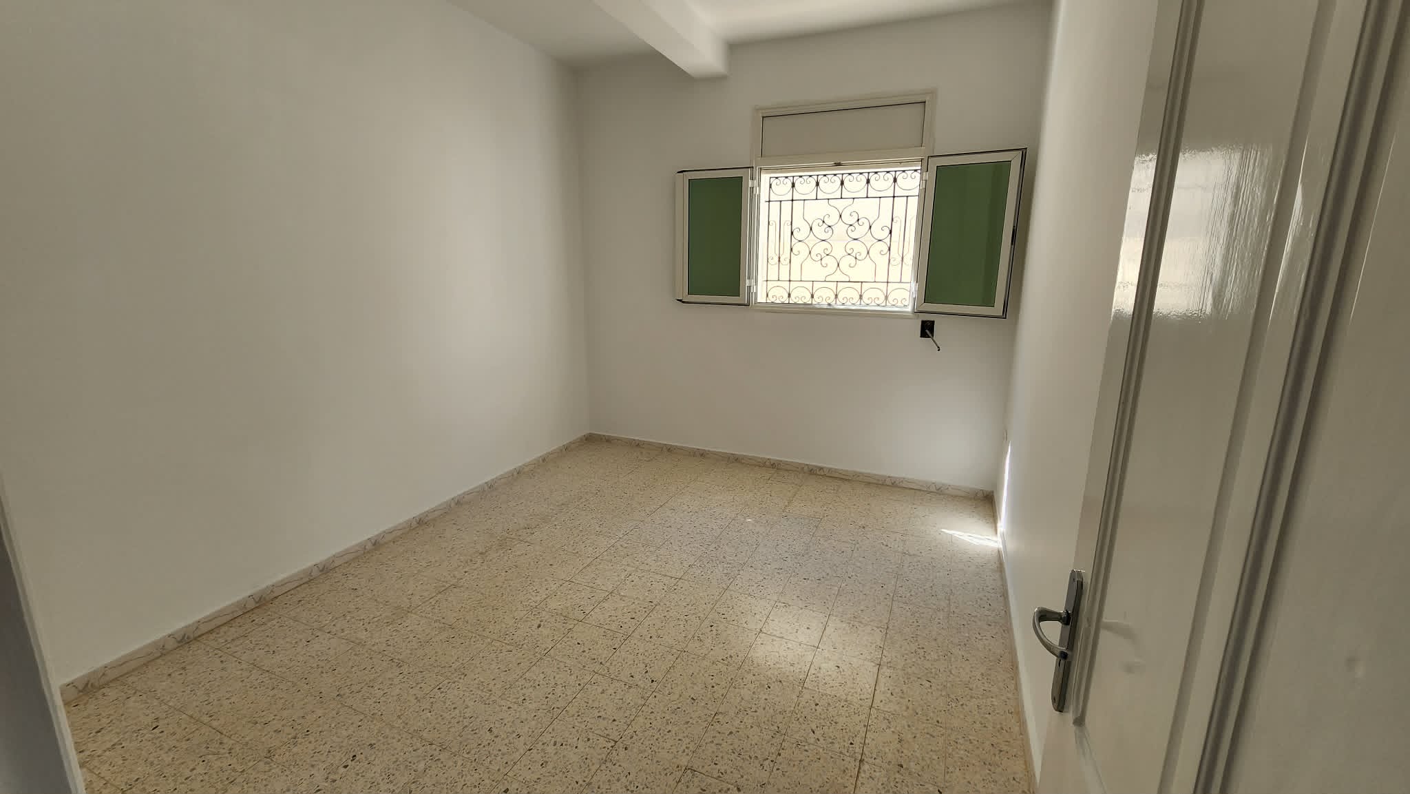 Ain Zaghouan&nbsp;Ain Zaghouan&nbsp;Location&nbsp;Appart. 2 pi�ces&nbsp;S2 rdc de villa jardins l'aouina