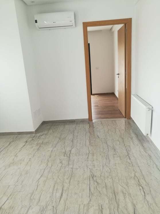 Ariana Ville&nbsp;Riadh Landlous&nbsp;Location&nbsp;Appart. 2 pi�ces&nbsp;S plus 1 hst vide a riadh landalos wb4482