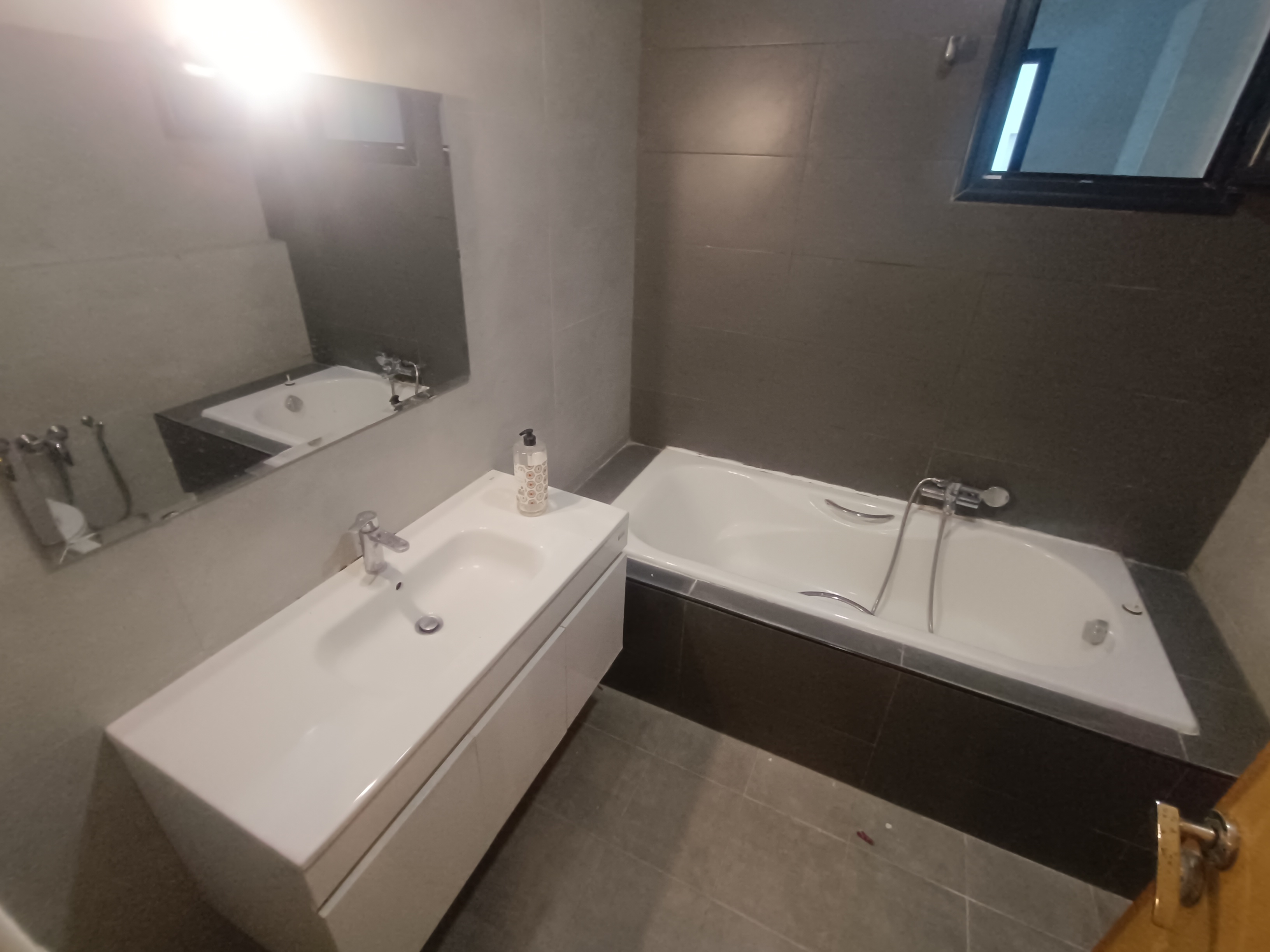 Mnihla&nbsp;Jardins d'el Menzah&nbsp;Location&nbsp;Appart. 3 pi�ces&nbsp;Bel appart s2 avec pkg ss sol