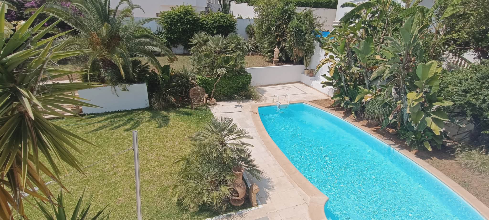 Ariana Ville&nbsp;Cite Ennasr 2&nbsp;Location&nbsp;Maisons&nbsp;Belle villa avec piscine