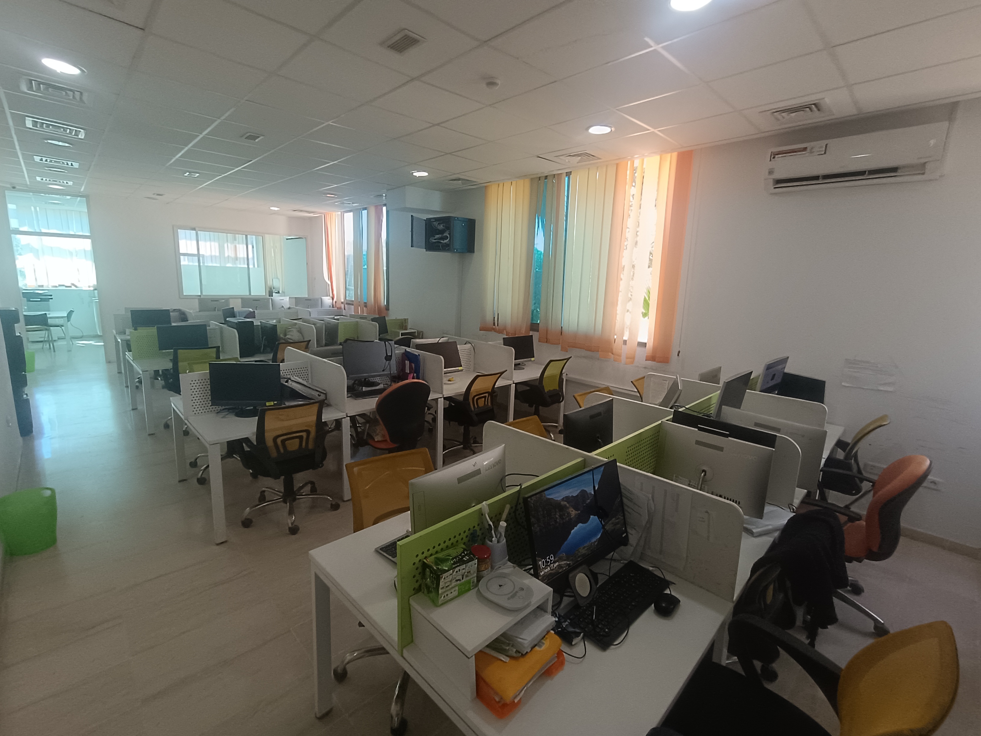 El Menzah&nbsp;Tunis Belvedere&nbsp;Bureaux & Commerces&nbsp;Bureau&nbsp;Open space avec terrasse privative