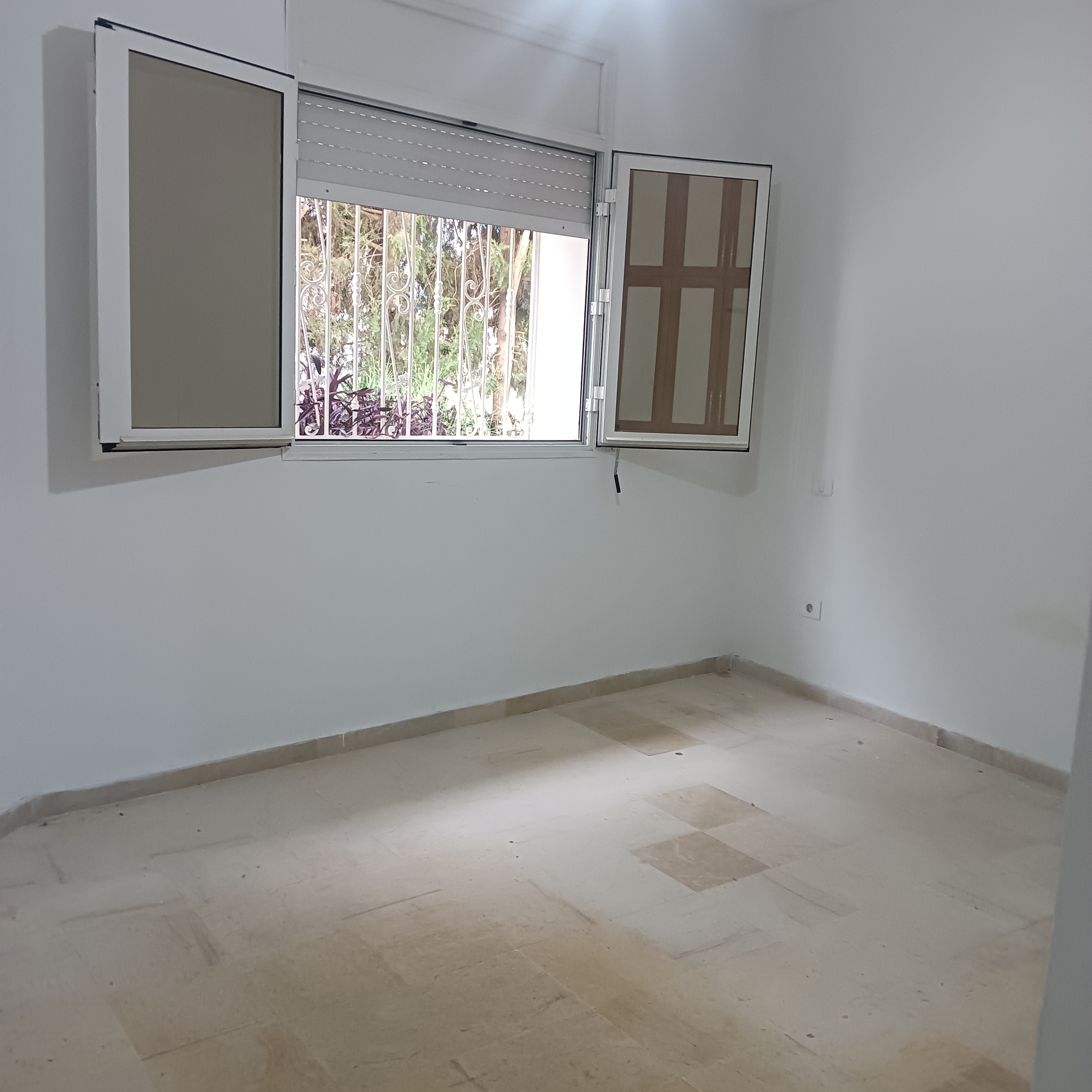 Ariana Ville&nbsp;Cite Ennasr 2&nbsp;Location&nbsp;Appart. 1 pi�ce&nbsp;S1 usage habitation ou bureautique