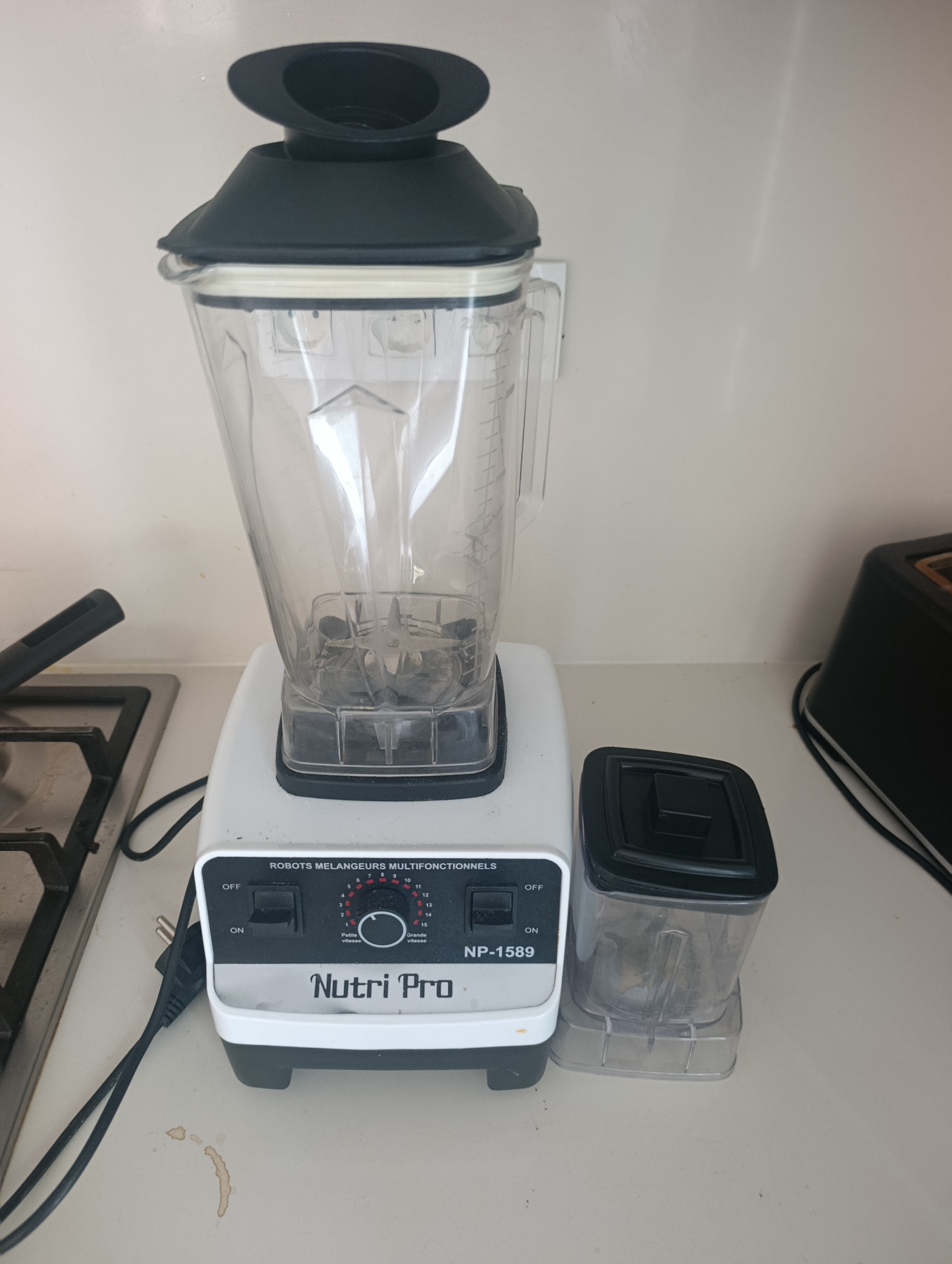 El Menzah&nbsp;Mutuelle Ville&nbsp;Mixeur, batteur & robot&nbsp;Autre&nbsp;Robot multi fonction