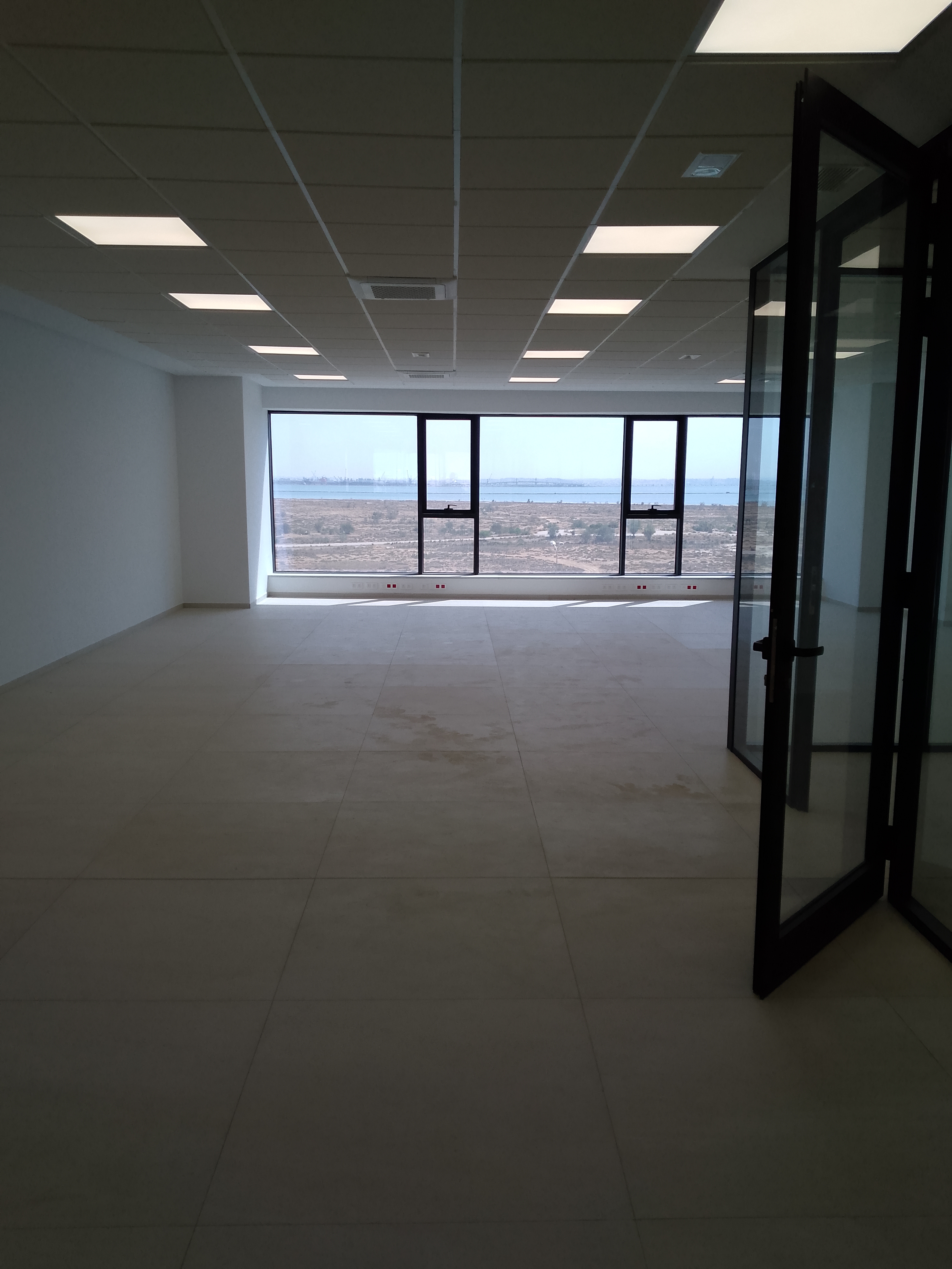 La Marsa&nbsp;Berge Du Lac&nbsp;Bureaux & Commerces&nbsp;Bureau&nbsp;Un immeuble bureautique entier  3 niveaux