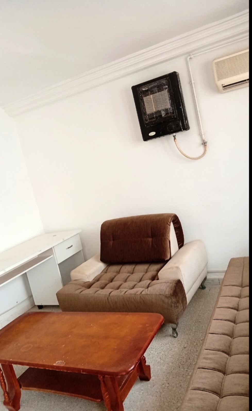 Ariana Ville&nbsp;Cite Ennasr 2&nbsp;Location&nbsp;Appart. 3 pi�ces&nbsp;S2 meubl� 850 dt par mois