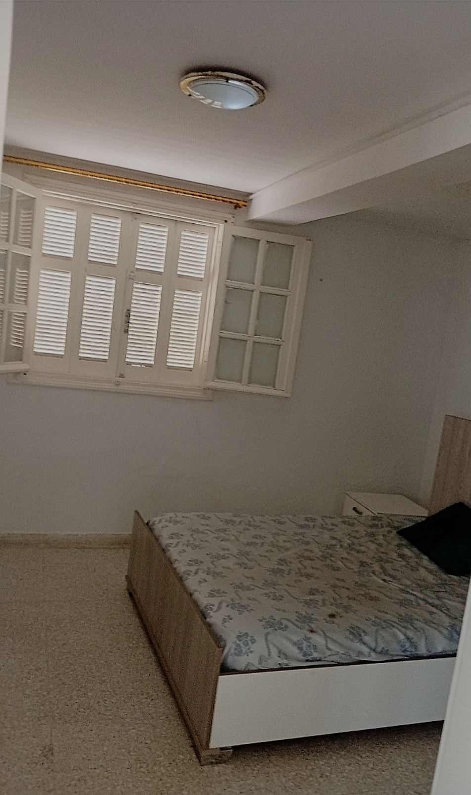 Ariana Ville&nbsp;Cite Ennasr 2&nbsp;Location&nbsp;Appart. 3 pi�ces&nbsp;S2 meubl� 850 dt par mois