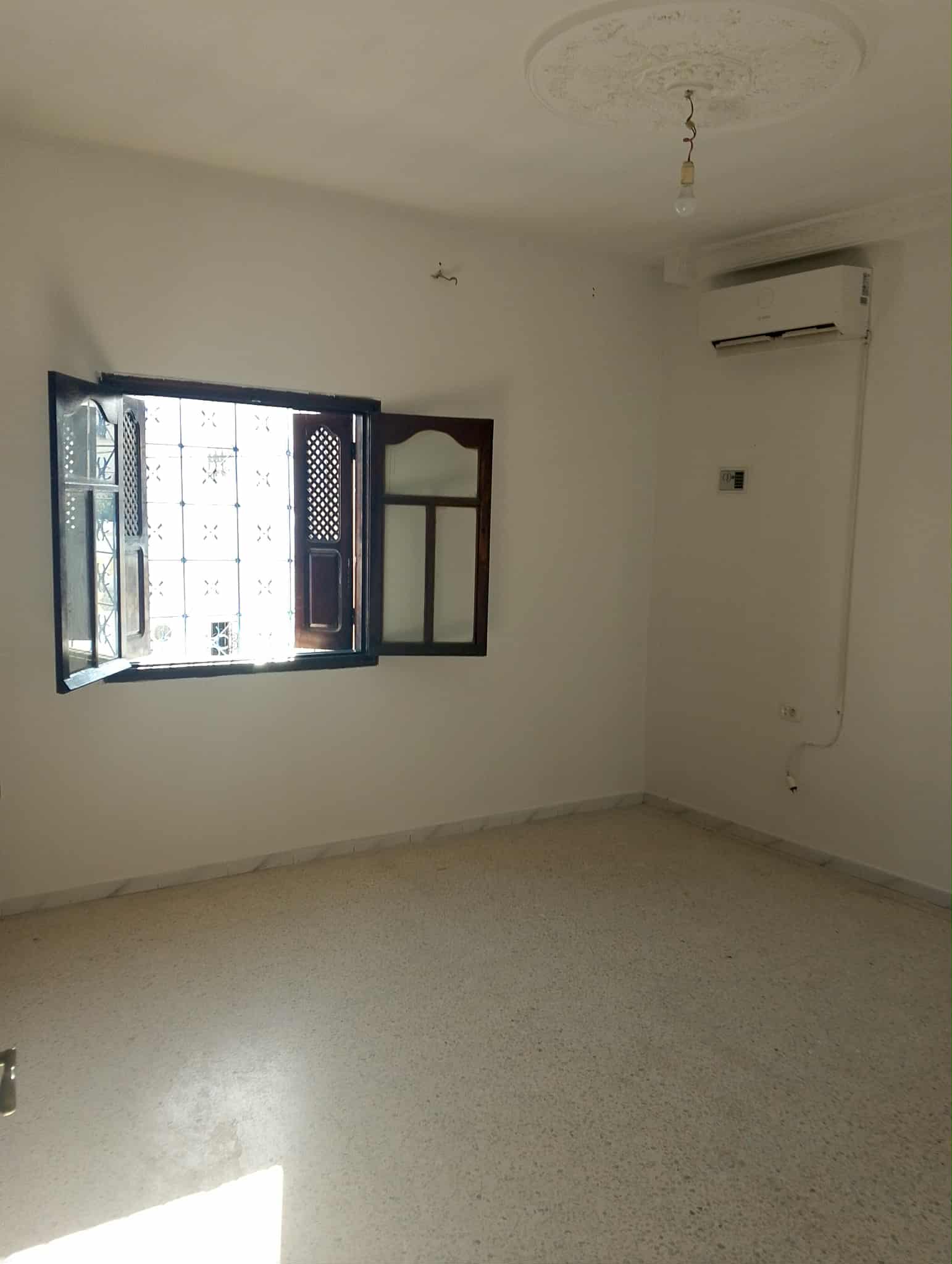 Le Bardo&nbsp;Le Bardo&nbsp;Location&nbsp;Appart. 3 pi�ces&nbsp;S plus 2 avec terasse au bardo pour famille