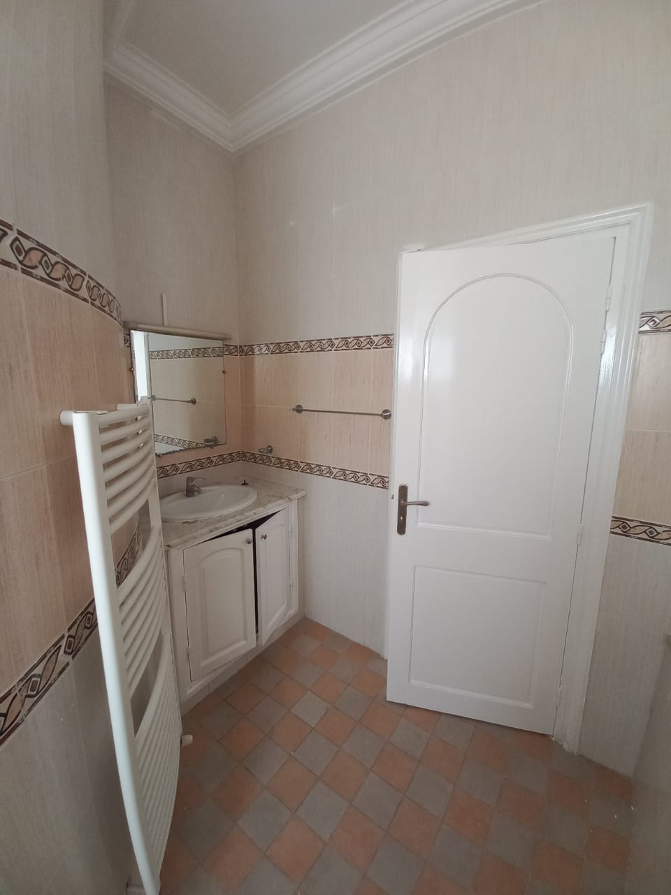 La Soukra&nbsp;La Soukra&nbsp;Location&nbsp;Appart. 2 pi�ces&nbsp;Appartement s 1 avec garage � la soukra