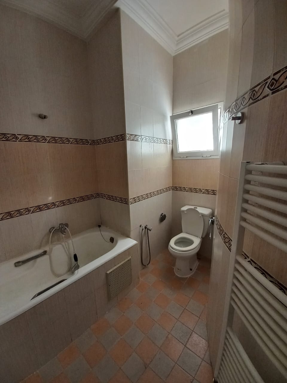 La Soukra&nbsp;La Soukra&nbsp;Location&nbsp;Appart. 2 pi�ces&nbsp;Appartement s 1 avec garage � la soukra