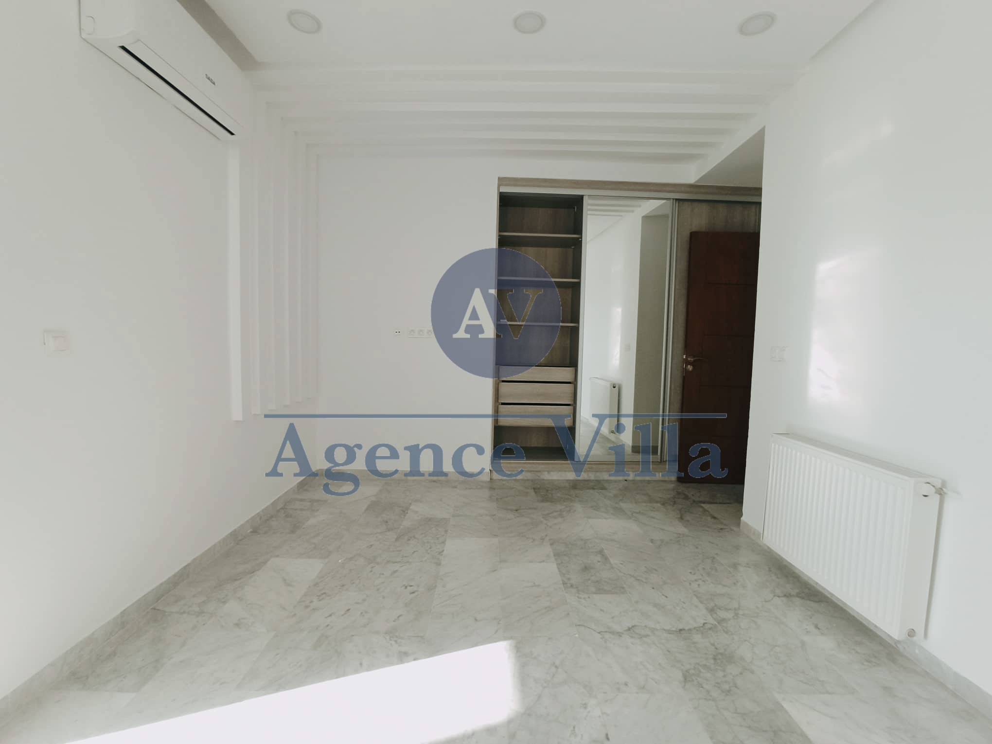 La Marsa&nbsp;El Aouina&nbsp;Location&nbsp;Appart. 4 pi�ces&nbsp;Etage de villa s3 � l'aouina