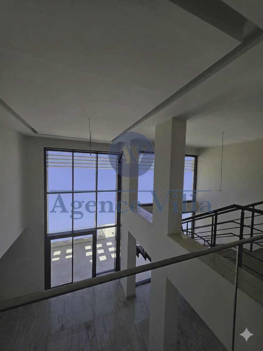 La Marsa&nbsp;Berge Du Lac&nbsp;Location&nbsp;Appart. 5 pi�ces+&nbsp;Penthouse neuf avec piscine priv�e au lac 2