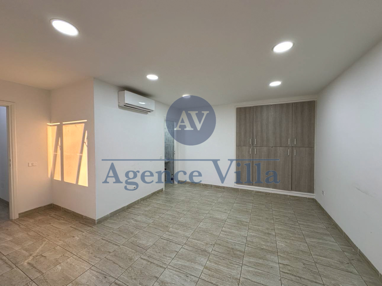 La Marsa&nbsp;Berge Du Lac&nbsp;Location&nbsp;Appart. 2 pi�ces&nbsp;Un bureau s1 au lac 3 zone industrielle le kram