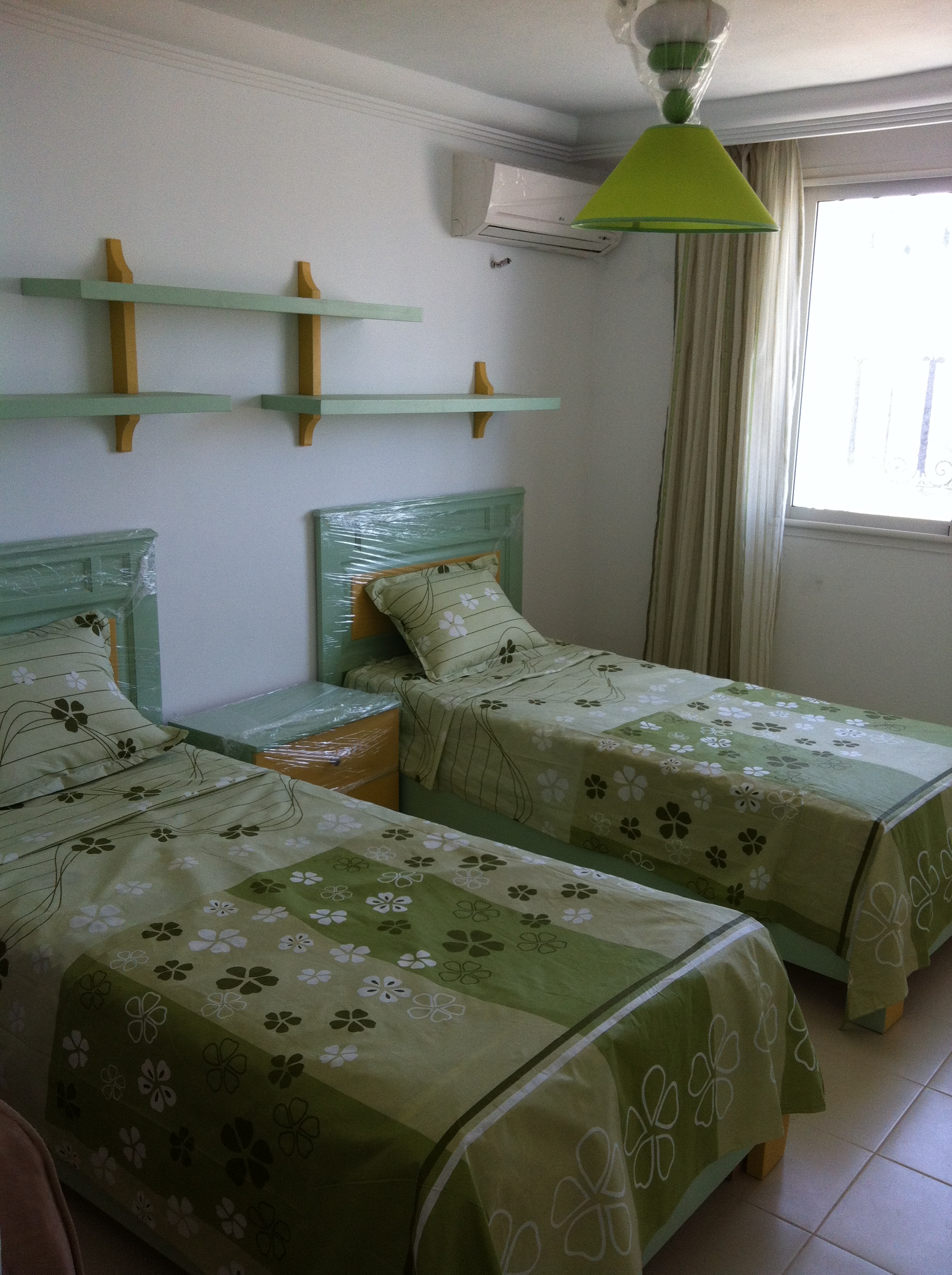 Kelibia&nbsp;Kelibia&nbsp;Location vacances&nbsp;Appart. 3 pi�ces&nbsp;Apparemment hs � 20 m�tres de la mer a kelibia