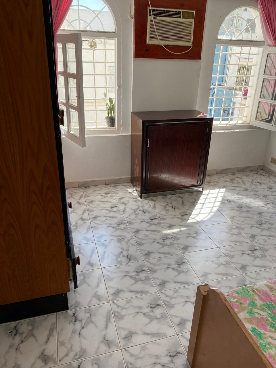 El Menzah&nbsp;El Menzah 9&nbsp;Location&nbsp;Appart. 1 pi�ce&nbsp;Coquet studio pour 1 jeune fille pres centre makni