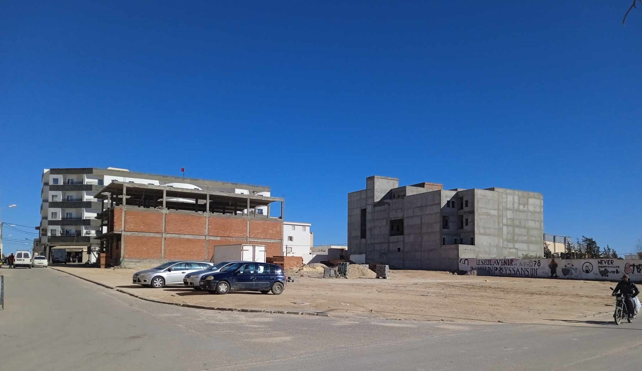 Sfax Sud&nbsp;Cite 2000&nbsp;Terrain&nbsp;Terrain nu&nbsp;En  plein coeur du campus universitaire de gabes