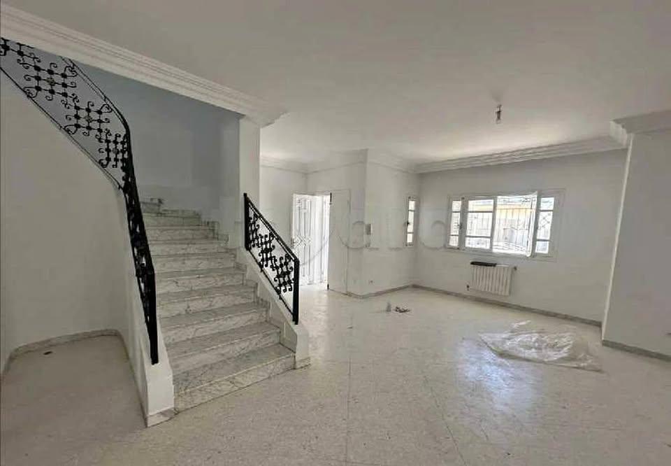 Ariana Ville&nbsp;Riadh Landlous&nbsp;Location&nbsp;Appart. 4 pi�ces&nbsp;Villa s3 � ennasr 2