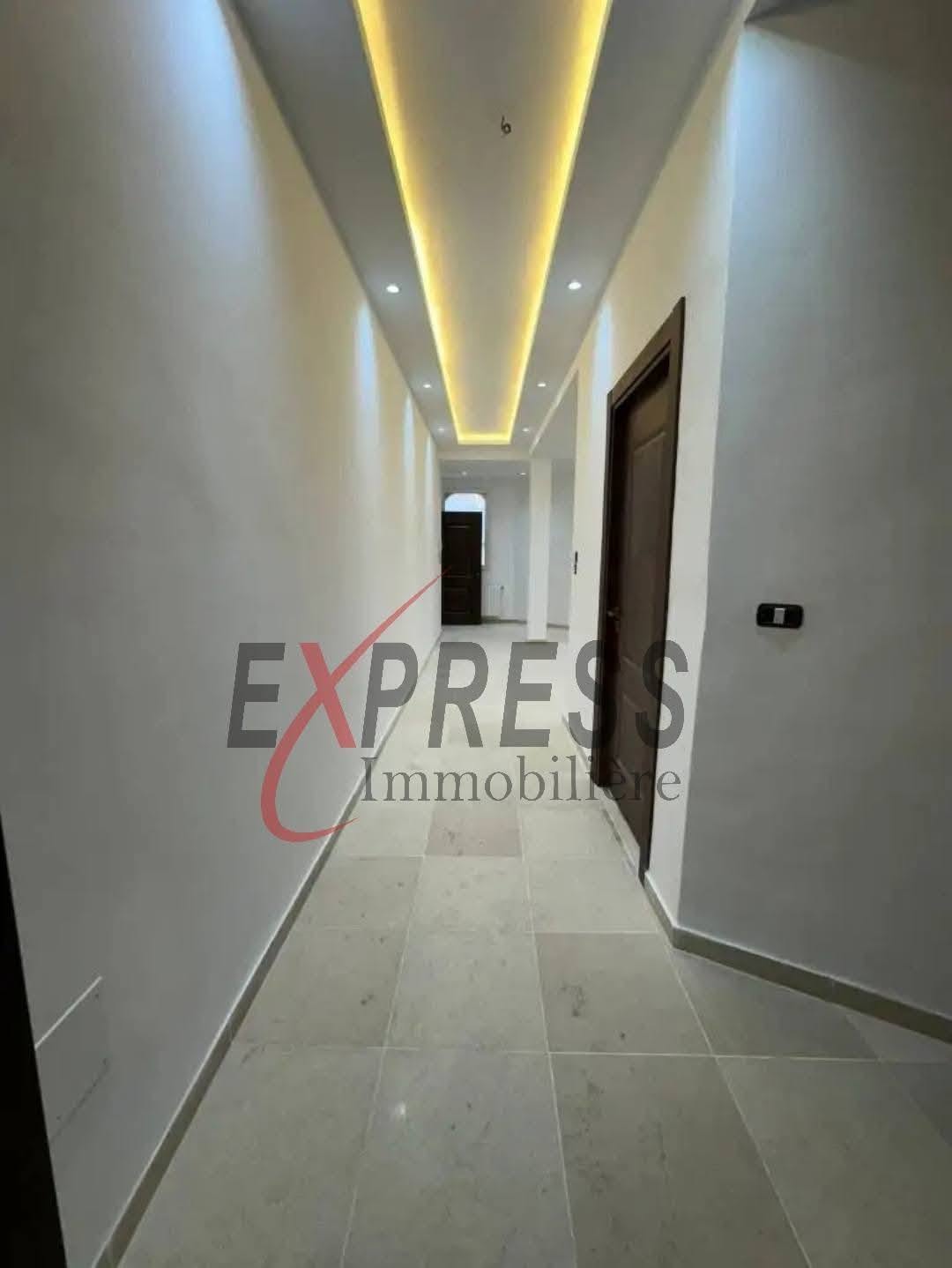Ariana Ville&nbsp;Borj El Baccouche&nbsp;Location&nbsp;Appart. 4 pi�ces&nbsp;Un �tage d'une villa s3 haut standing