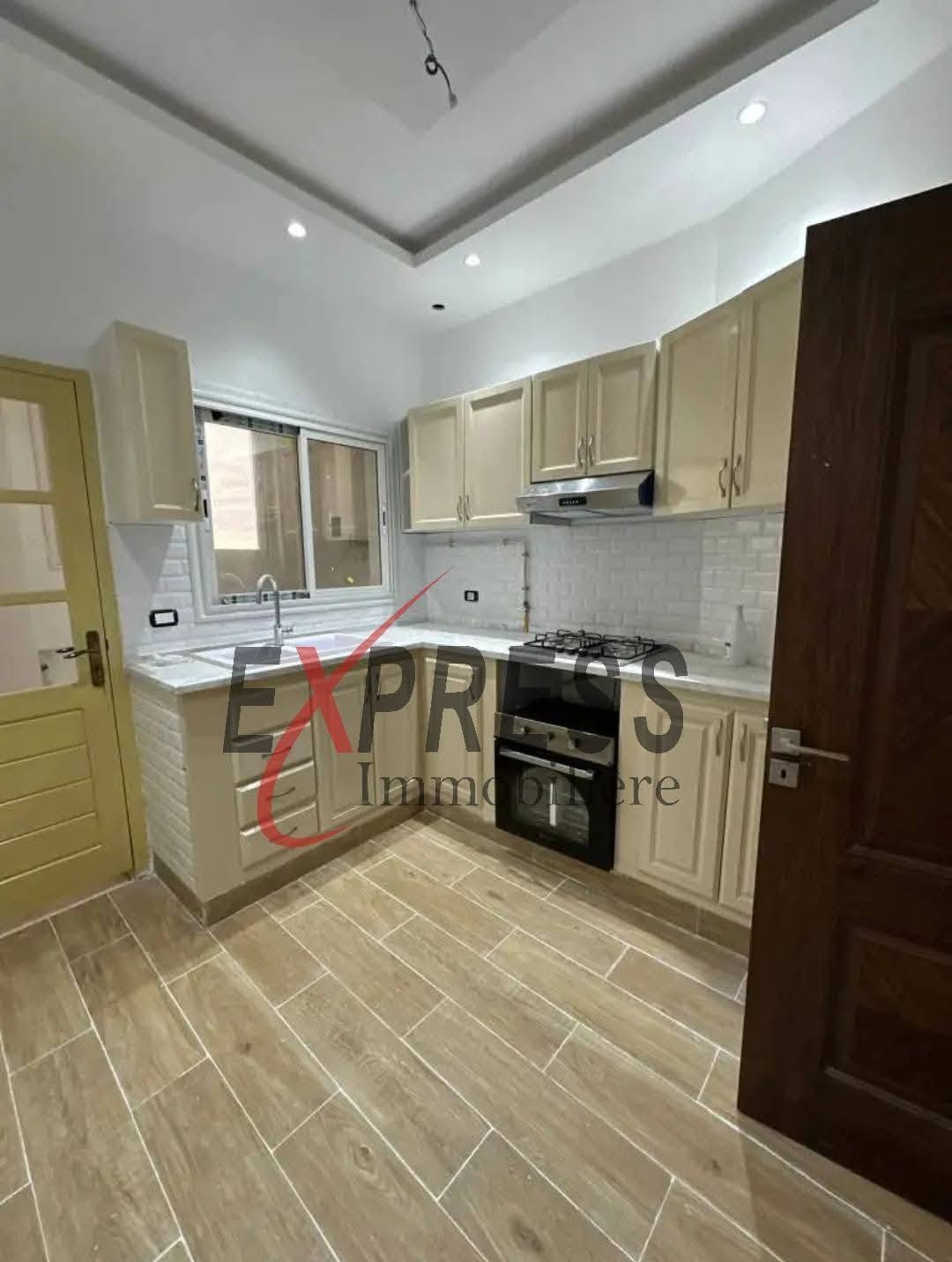 Ariana Ville&nbsp;Borj El Baccouche&nbsp;Location&nbsp;Appart. 4 pi�ces&nbsp;Un �tage d'une villa s3 haut standing