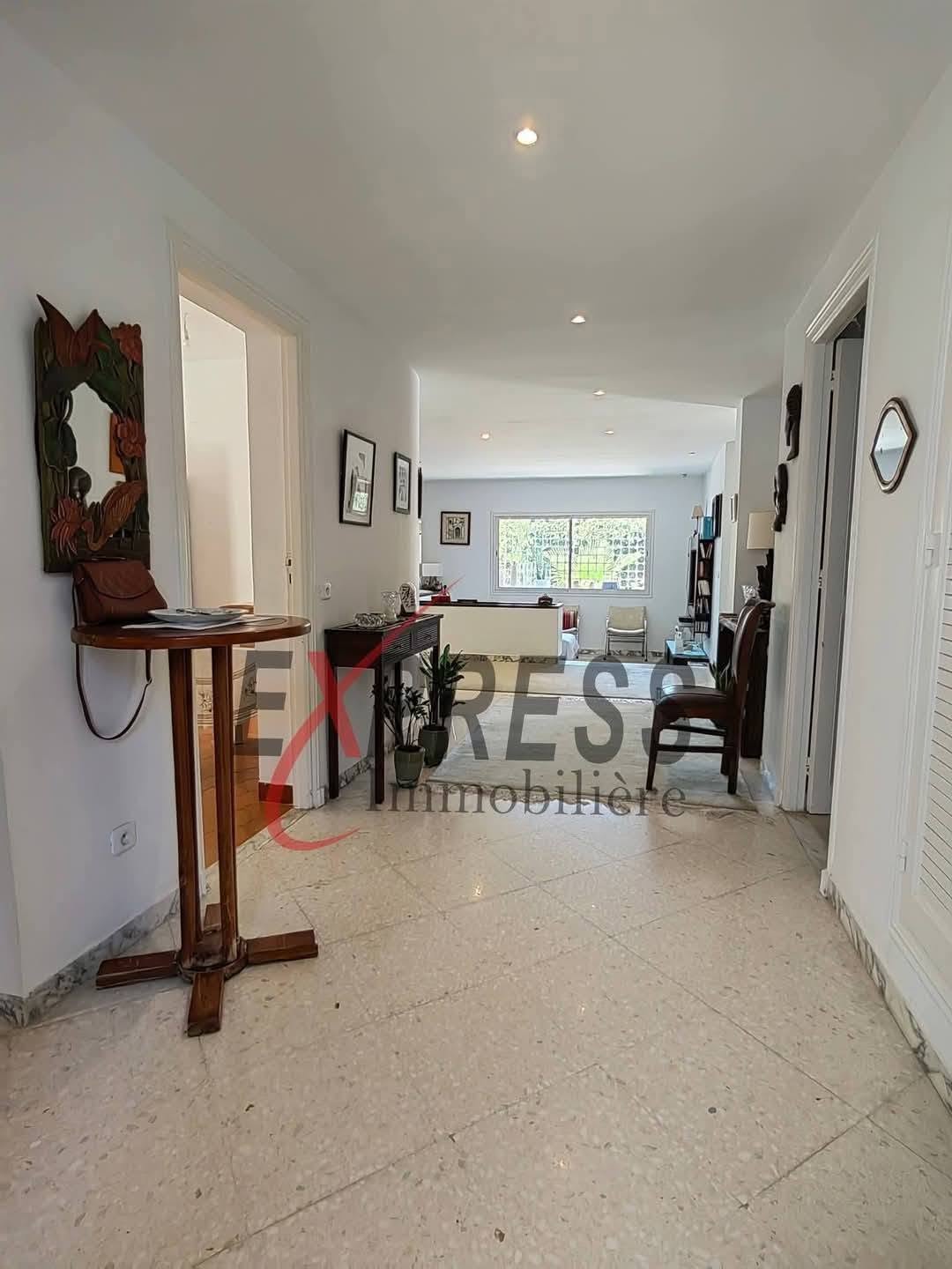El Menzah&nbsp;El Menzah 9&nbsp;Location&nbsp;Maisons&nbsp;Une villa s4 rdc avec un tr�s grand jardin