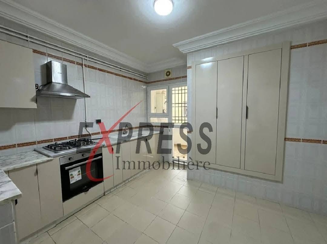 Ariana Ville&nbsp;El Menzah 7&nbsp;Location&nbsp;Appart. 4 pi�ces&nbsp;Un appart s3 avec place de parking