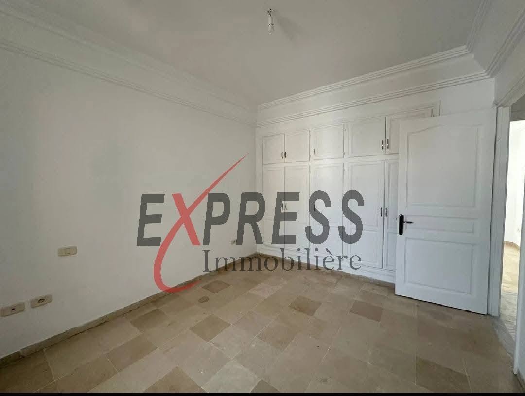 Ariana Ville&nbsp;El Menzah 7&nbsp;Location&nbsp;Appart. 4 pi�ces&nbsp;Un appart s3 avec place de parking