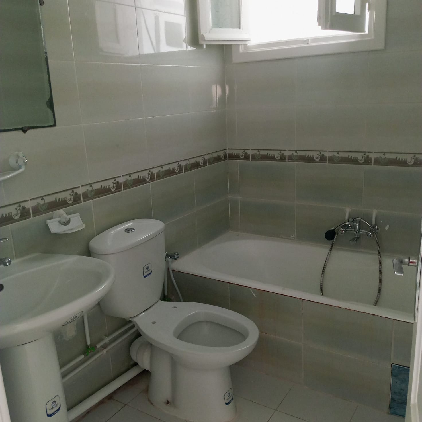 Raoued&nbsp;Cite Ennour Jaafar&nbsp;Location&nbsp;Appart. 3 pi�ces&nbsp;S plus 2 nour jaafar