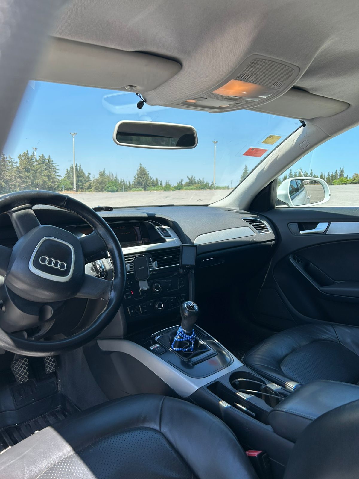 Ezzahra&nbsp;Ezzahra&nbsp;Audi&nbsp;A4&nbsp;Audi a4 de couleur blanche �tat neuf