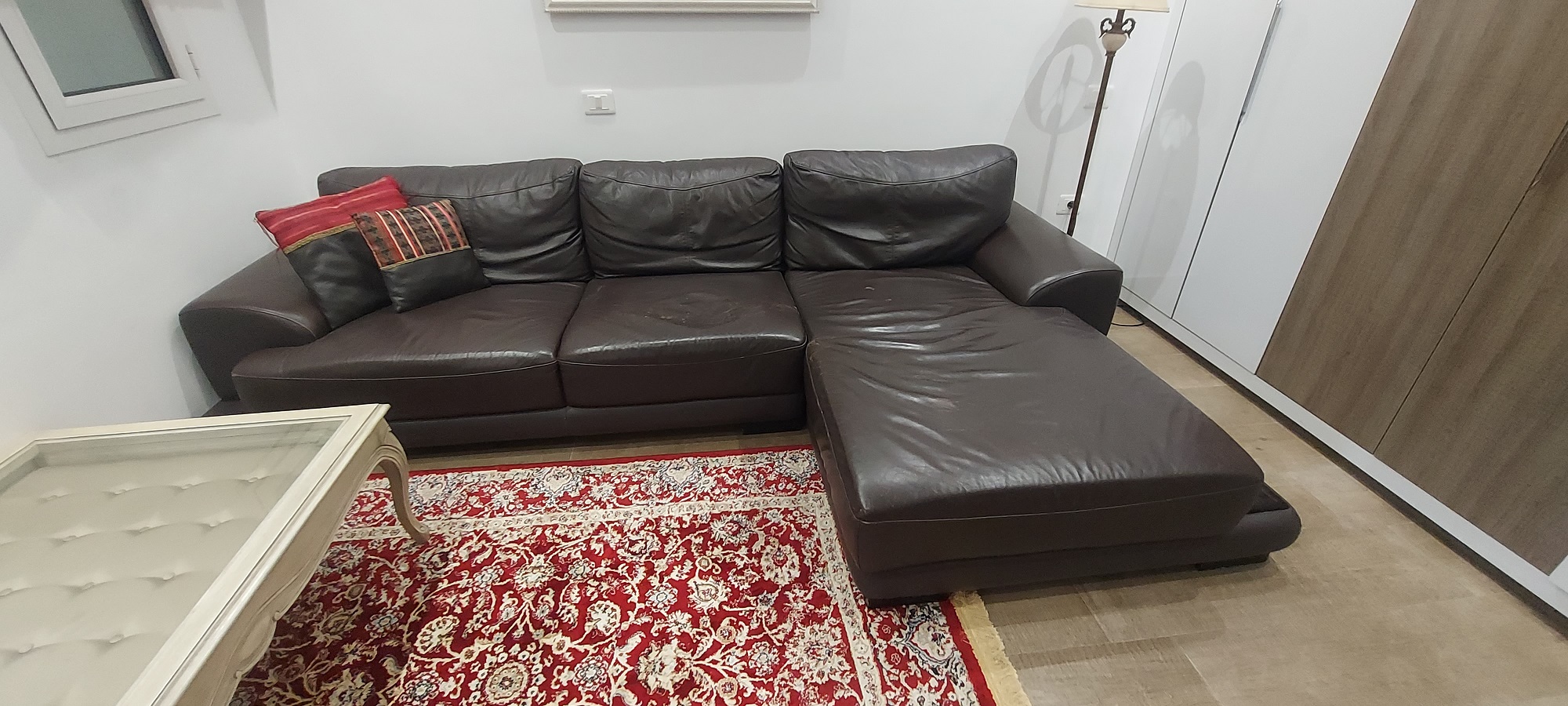 La Soukra&nbsp;Chotrana 2&nbsp;Salon - Salle � manger &nbsp;Canap�s&nbsp;Canap� d angle en cuir