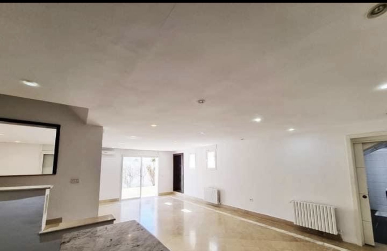 Mnihla&nbsp;Jardins d'el Menzah&nbsp;Location&nbsp;Maisons&nbsp;Triplex ind�pendant avec jardin